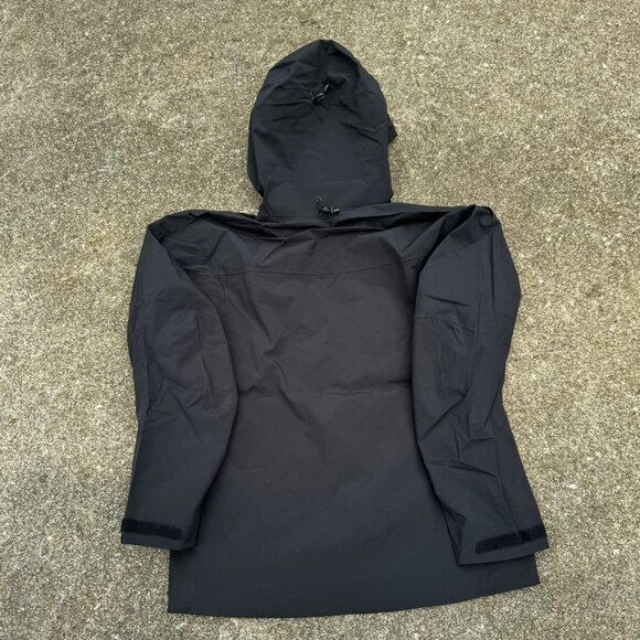 ARC’TERYX Alpha SV jacket - Picture 4 of 7